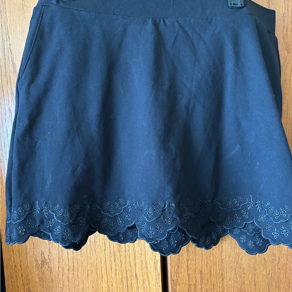 Chico's Black Gonf/tennis skort   with Lace Detail; cotton